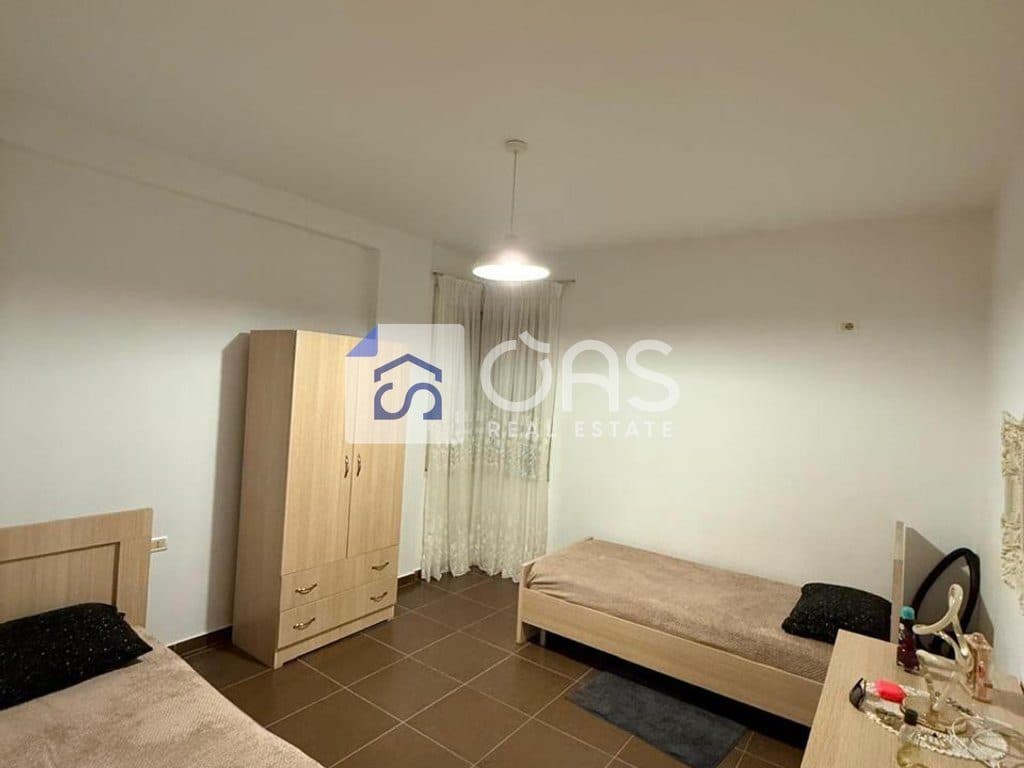 Jepet me qera apartament 2+1 tek Liqeni i Thate 4