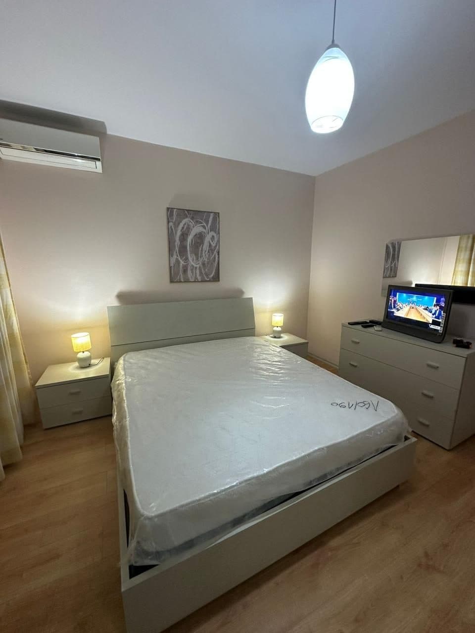 Jepet me qera apartament 2+1 tek Fusha Aviacionit 4