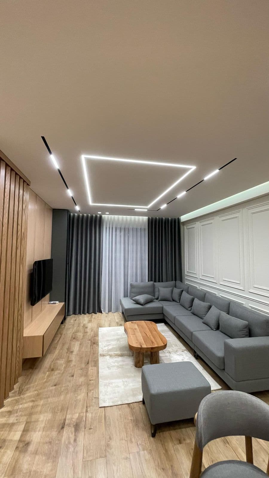 Jepet me qera apartament 2+1+2 +Parking tek Liqeni i Thate