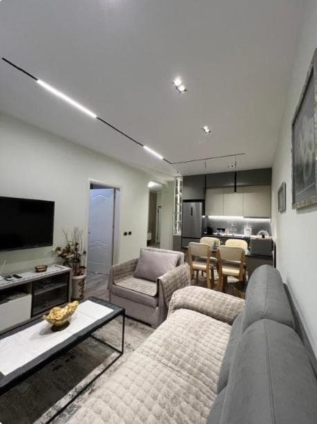 Apartament 1+1 Me Qira në Qendër të Tiranës - 970€ | 98 m² 2