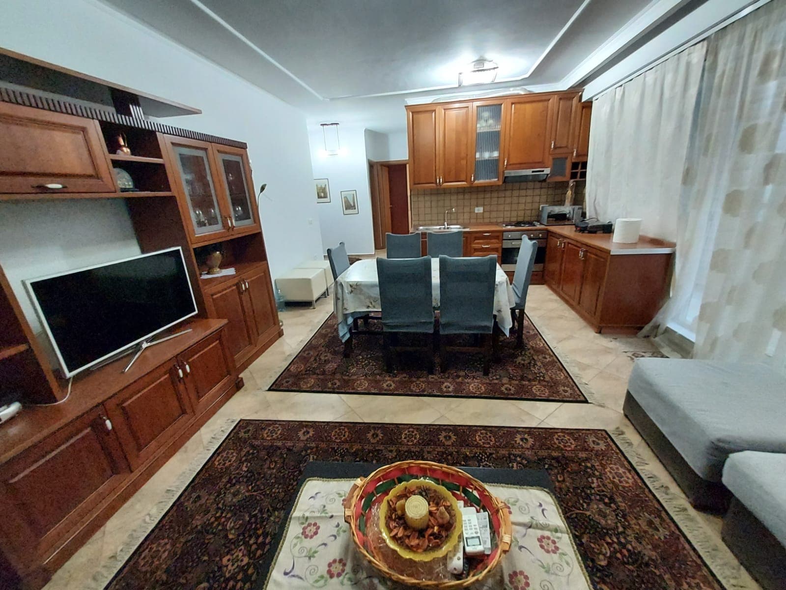 Apartament 2+1 Me Qira Perballe Kompleksin Delijorgji, Tiranë - 750€ | 90 m²