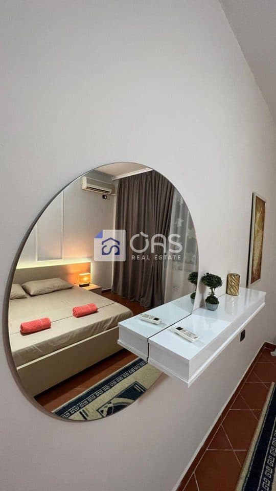 Jepet me qera apartament 2+1 ne Bllok 4