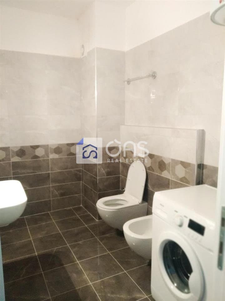 Jepet me qera apartamenti 1+1 zogu i zi 4