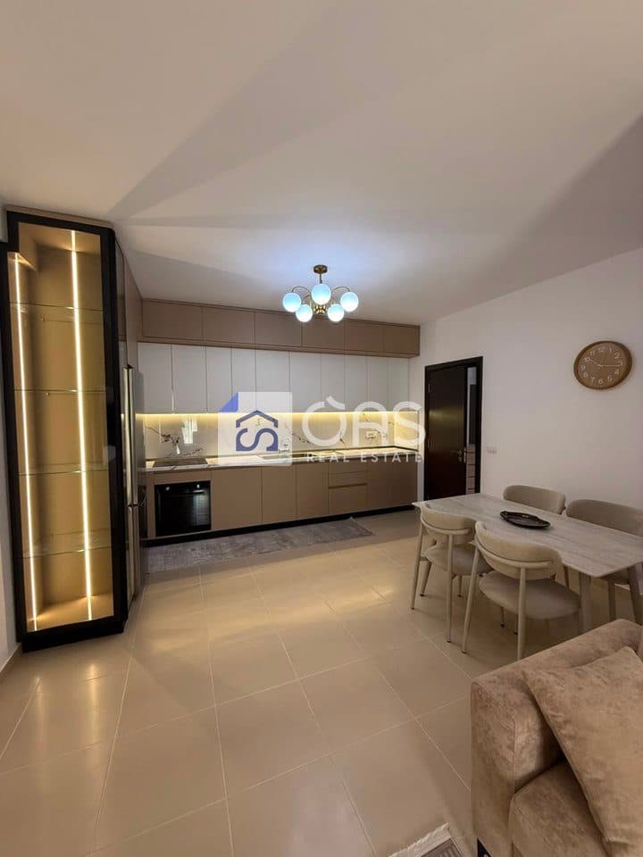 Jepet me qera apartament 2+1 te Tregu Elektrik 3