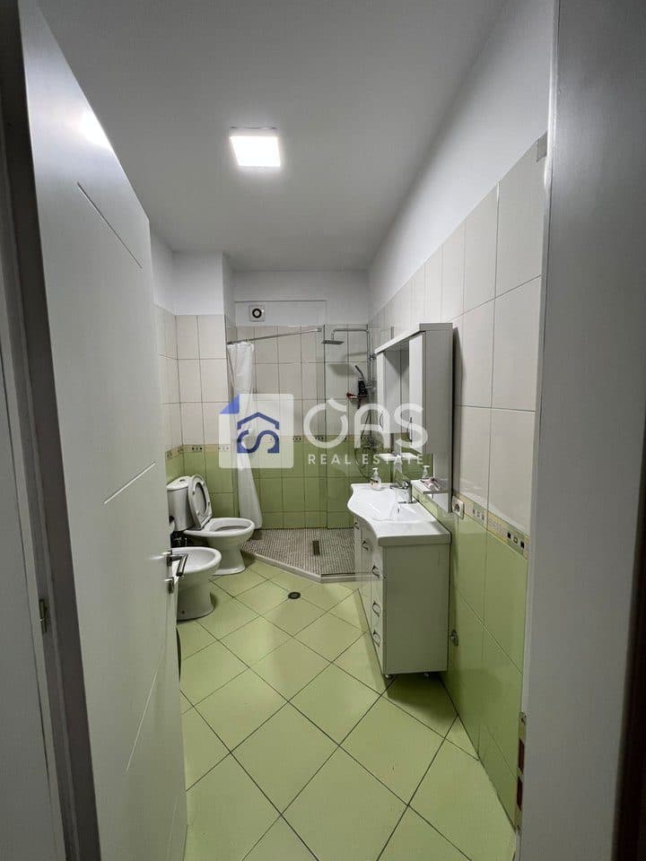 Jepet apartament me qera 1+1 tek Pallatet e Verdha 3
