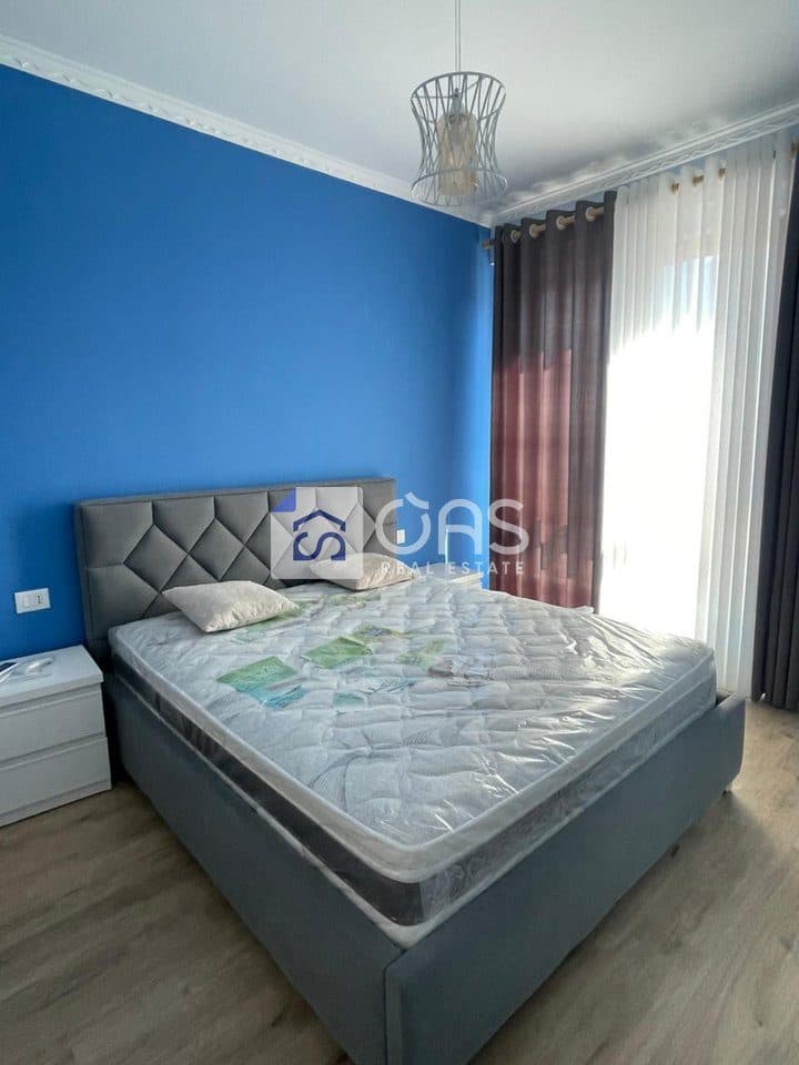 Jepet apartament me qera 2+1 tek Myslym Shyri 3