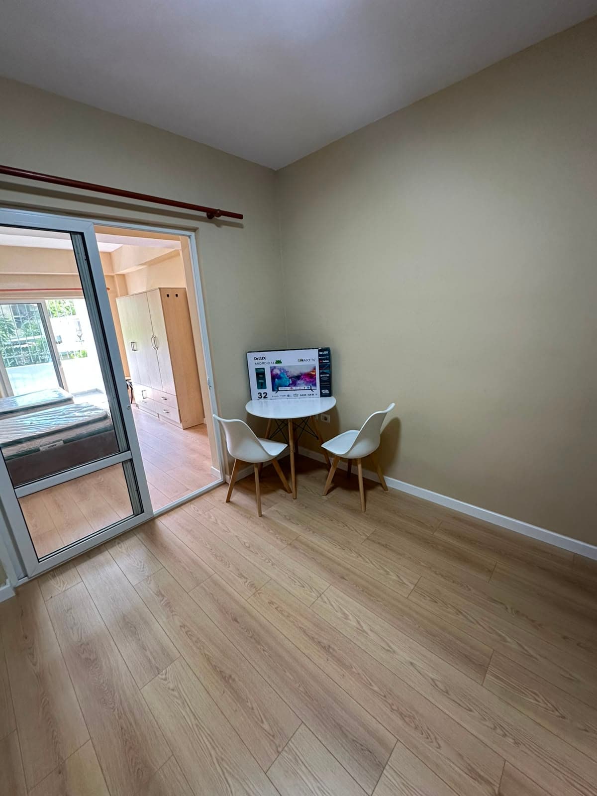 Jepet me qera Apartament 1+1 21 Dhjetori 4