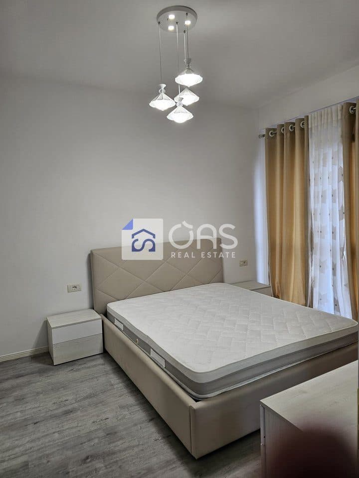 Jepet apartament me qera 2+1 5 maj 4