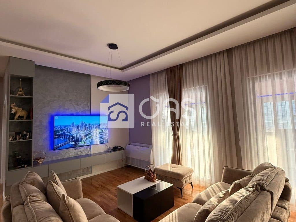 Shitet apartament 2+1+2+2 tek Fresku (Qesarake) 2