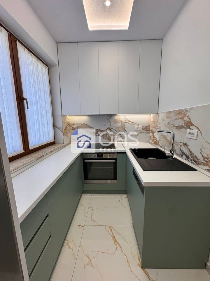 Jepet me qera apartament 1+1 Duplex tek Rruga E Dibres. 3