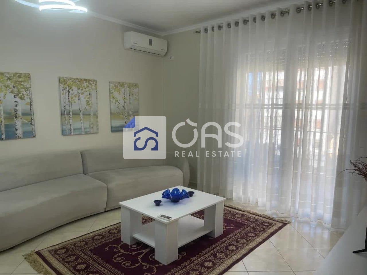 Jepet me qera apartament 1+1 te Bulevardi Zogu i Pare 2