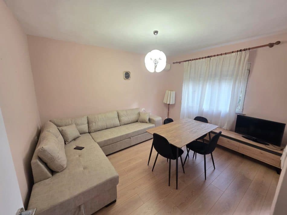 Jepet me qera apartament 1+1 ne Myslym Shyr