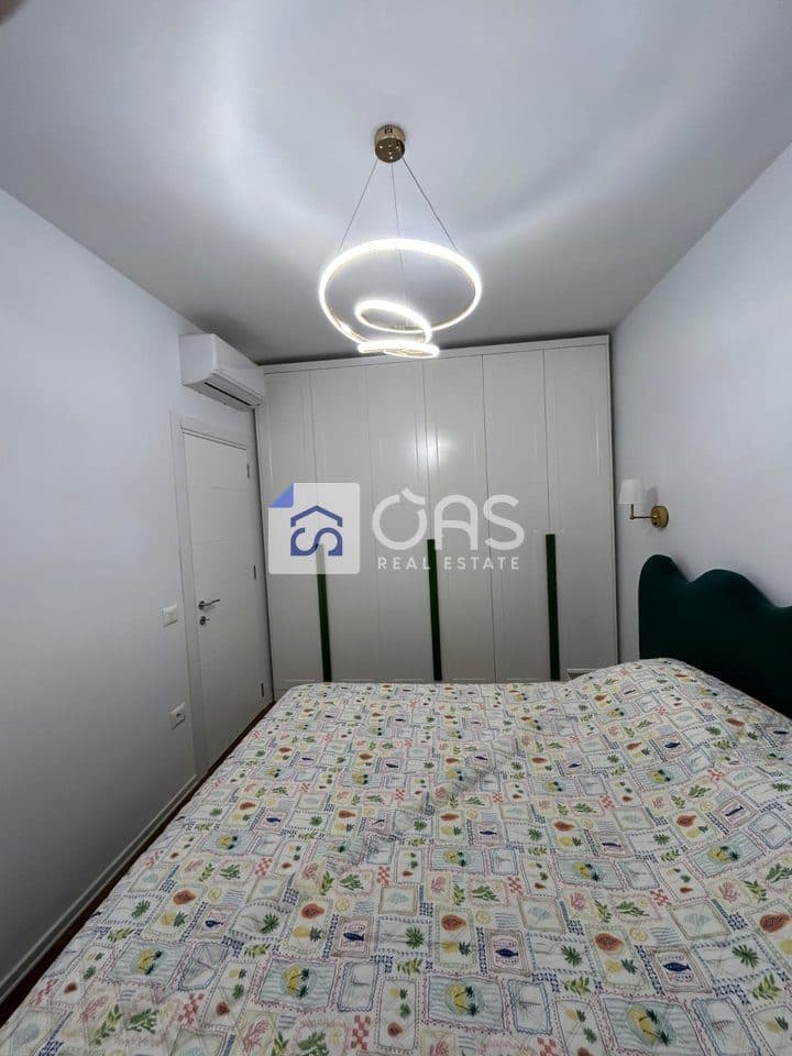 Jepet me qera apartament 1+1 tek Bulevardi i Ri 3