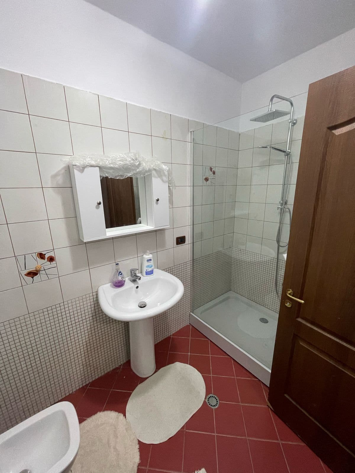 Jepet me qira Apartamenti 3+1+2 Tregu Elektrik 3