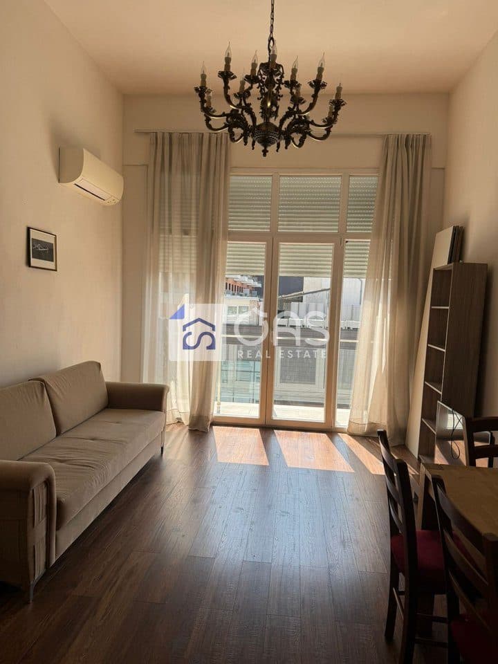 Jepet me qera apartament 2+1 te Zogu I Zi 3
