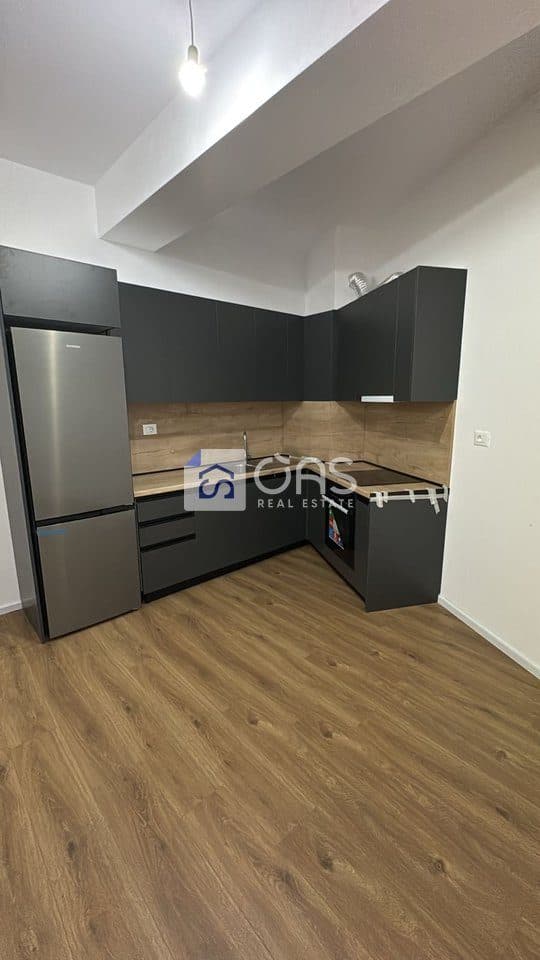 Ambient Komercial 1+1 Me Qira tek Ali Demi, Tiranë - 300€ | 55 m² 2