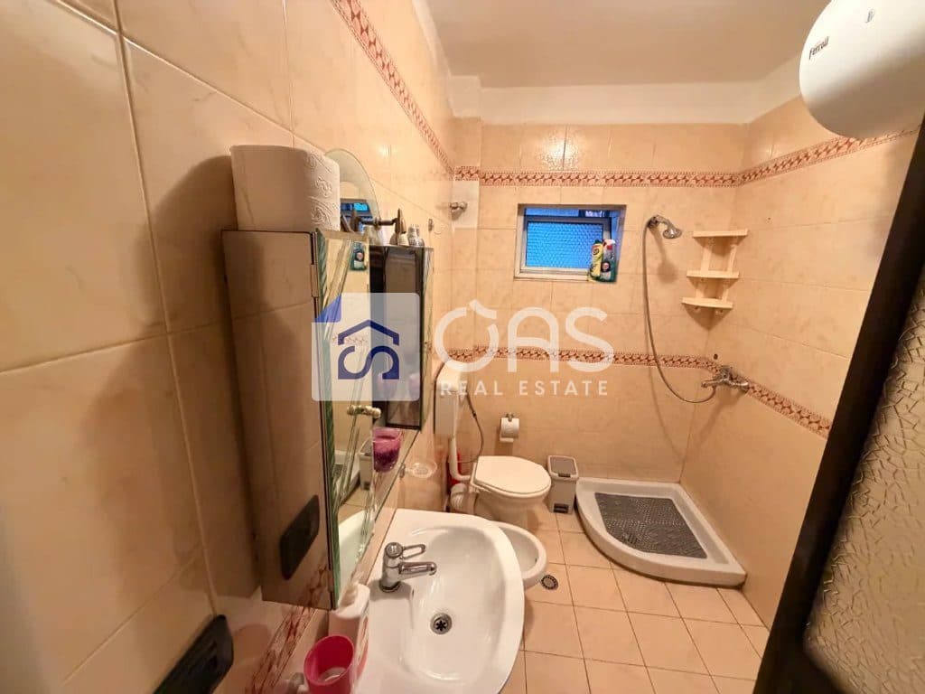 Jepet me qera apartament 2+1 Ne Porcelan 3