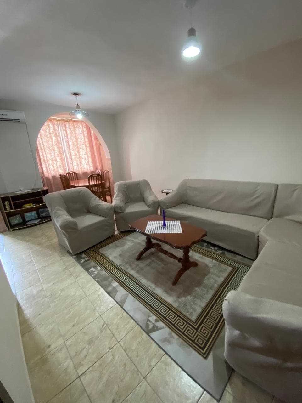 jepet me qera apartament 2+1 tek Rruga e Elbasanit 3