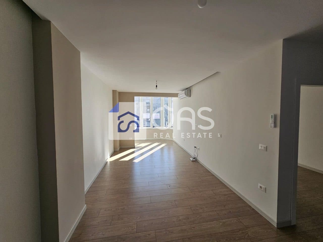 Ambient Biznesi me qera tek RING CENTER 2