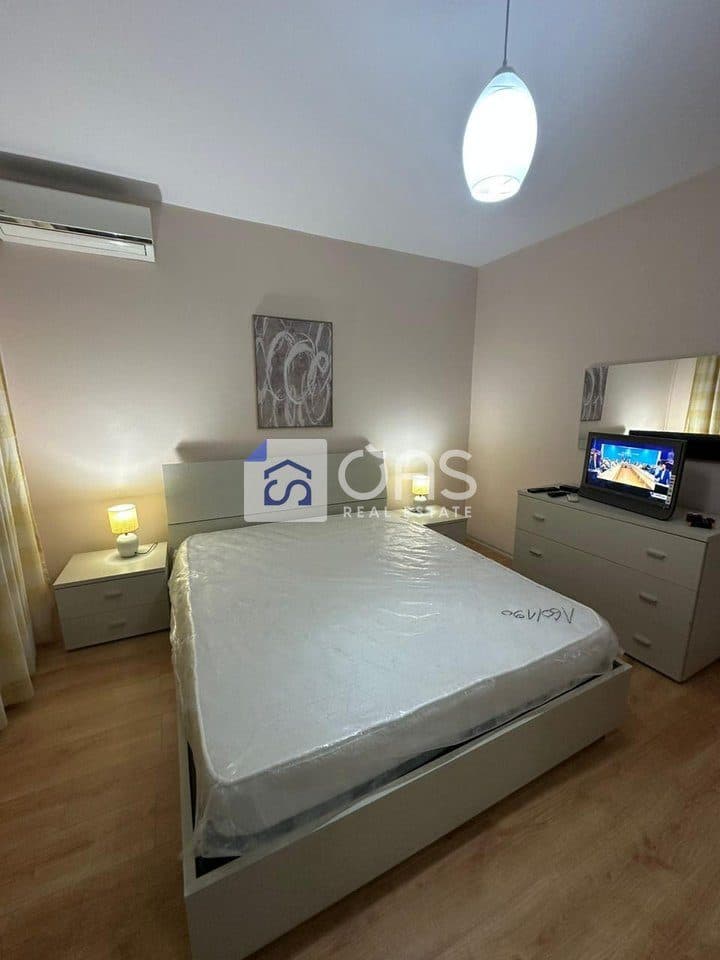 Jepet apartament me qera 2+1 tek Ish Fusha e Aviacionit 3
