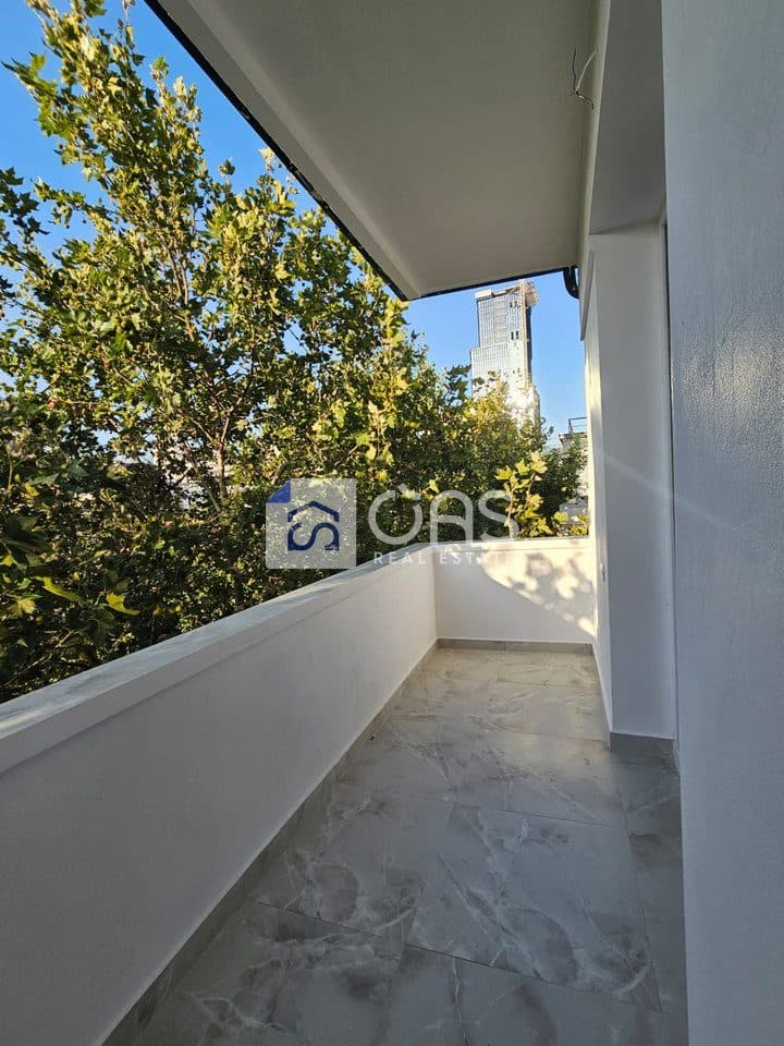Shitet apartament 2+1 ne Qender. 3