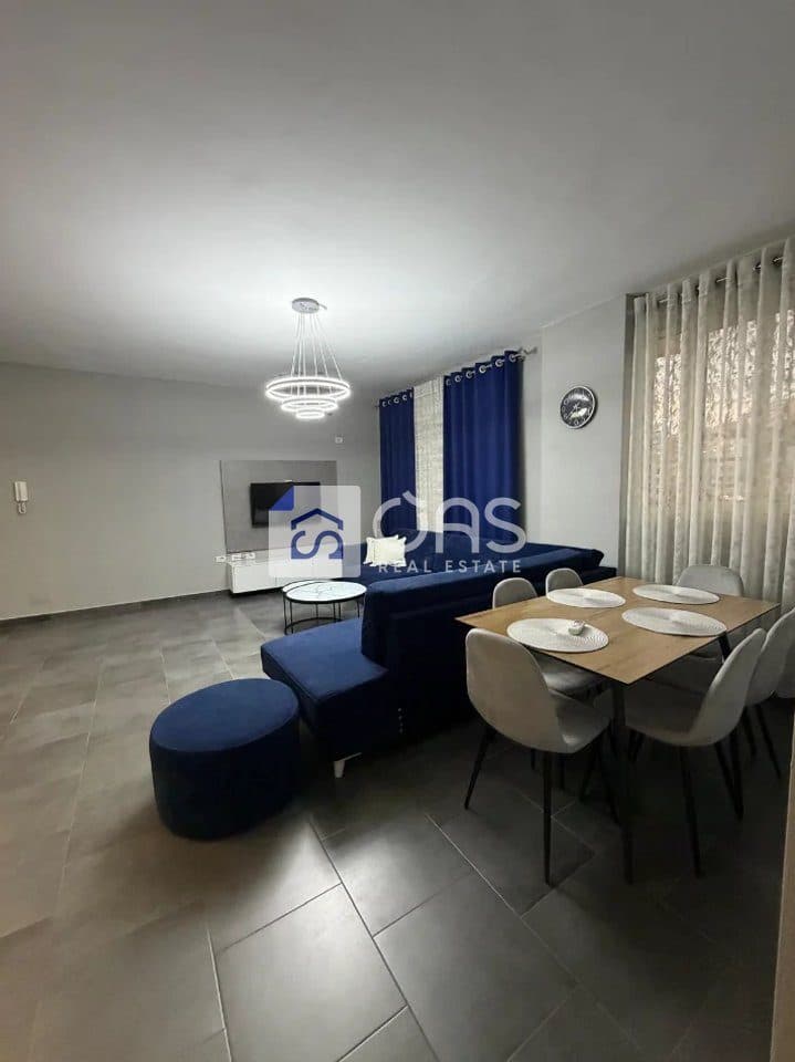 Jepet apartament me qera 2+1 Ne Shkoze 2