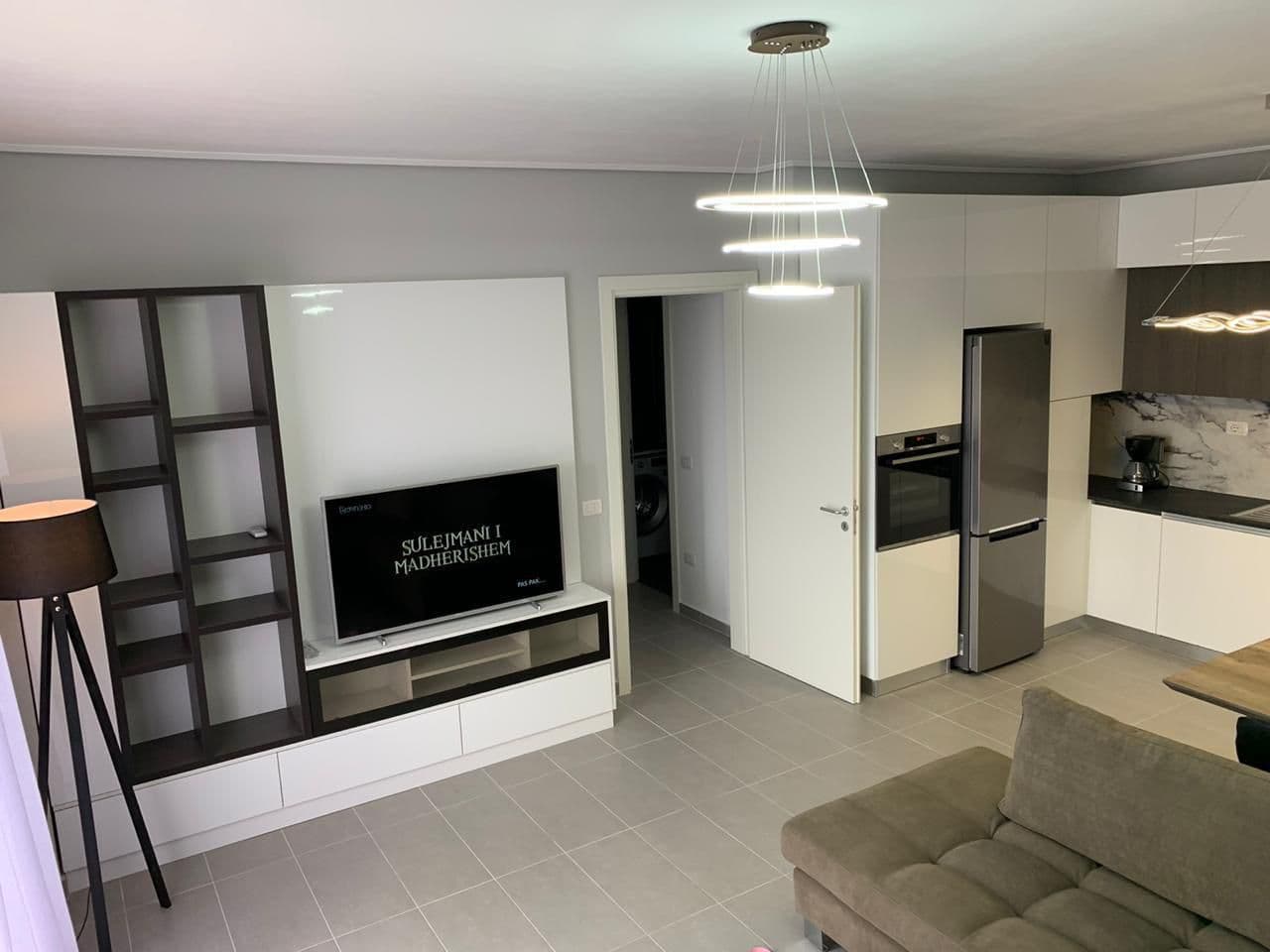 Apartament 2+1 Me Qira në Liqeni i Thatë, Tiranë - 600€ | 99 m²