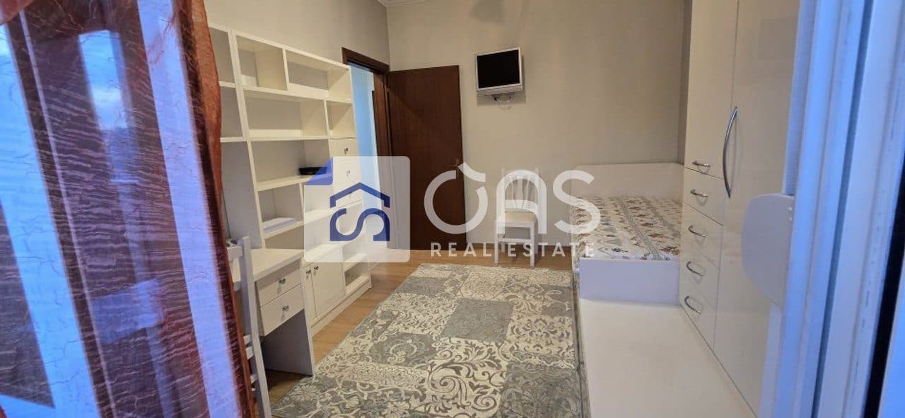 Jepet apartament me qera 2+1+2 tek Sheshi Avni Rustemi te Pazari i Ri. 4