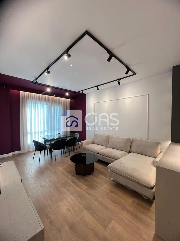 jepet me qira apartamenti 2+1 ne perball Uet (kompleksi green harmoni) 2