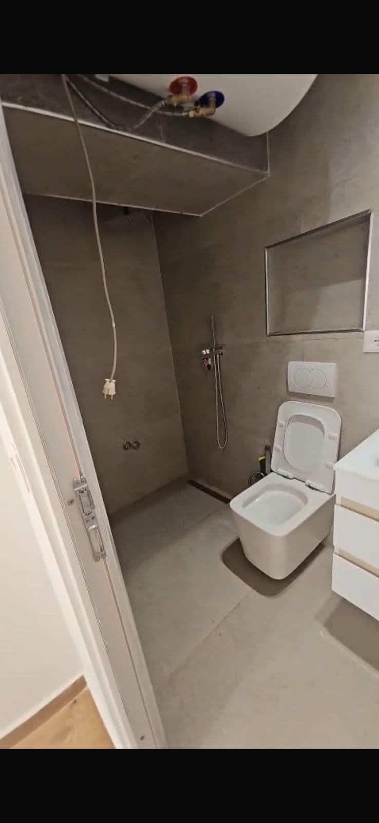 Jepet me qera apartament 1+1 te Rruga Bardhyl 50.000 leke 2