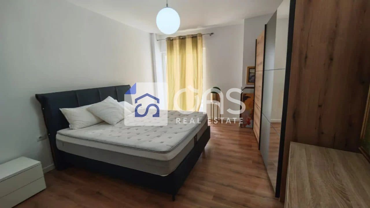 Jepet me qera apartament 2+1+2 Te Komuna e Parisit 2