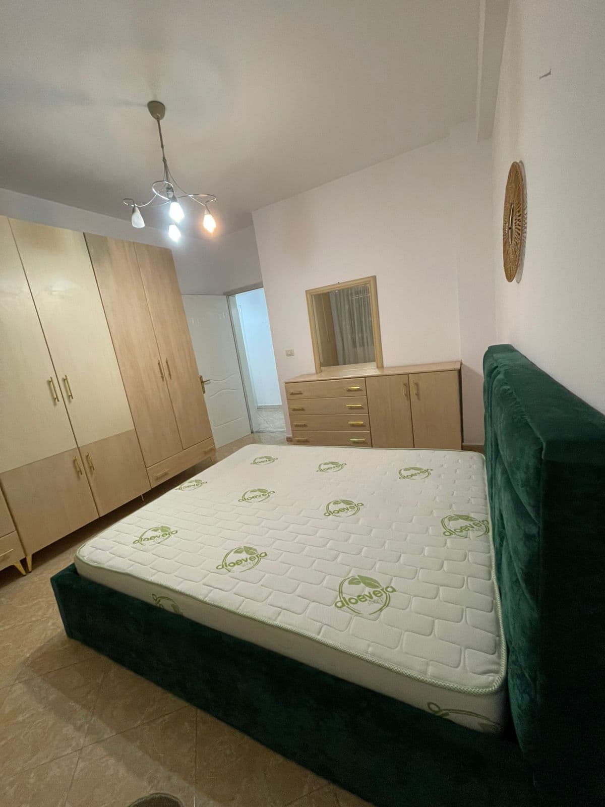 Jepet me qera apartament 2+1+2 tek Komuna Parisit 3