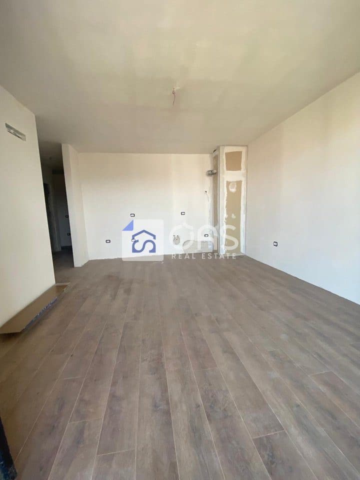 Shitet apartament 1+1+Verande tek Ish Fusha E Aviacionit( Rezidenca Turdiu) 3