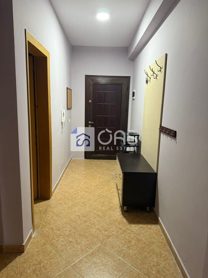 Jepet apartament me qera 2+1 Xhamllik 2
