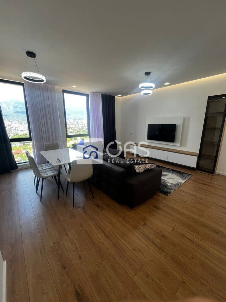 Jepet me qera super apartament 1+1 tek Bulevardi i ri.