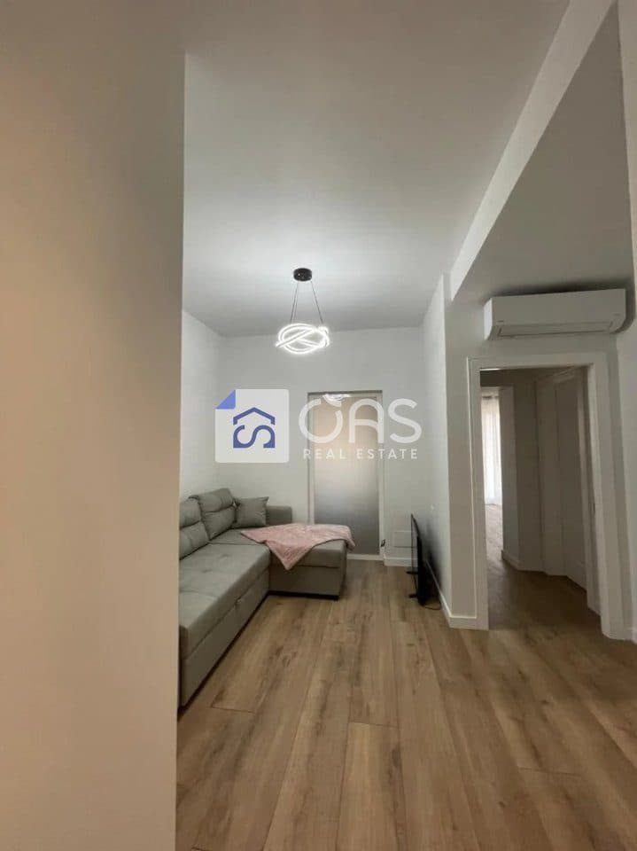 Jepet apartament me qera 1+1 Ish Parku 4