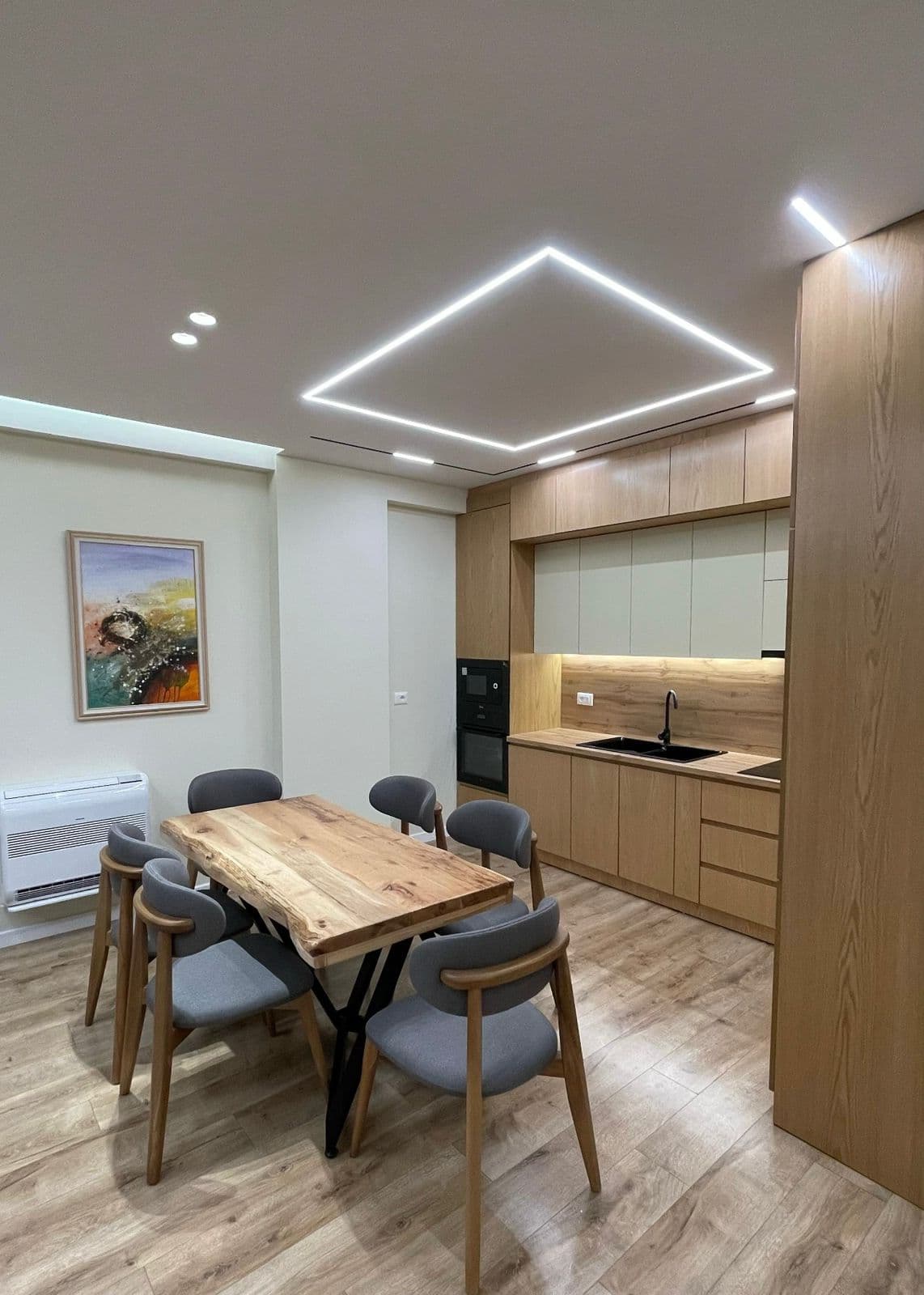 Jepet me qera apartament 2+1+2 +Parking tek Liqeni i Thate 2
