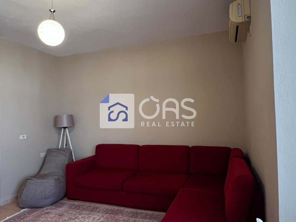 Jepet me qera apartament 1+1 Ne Qender