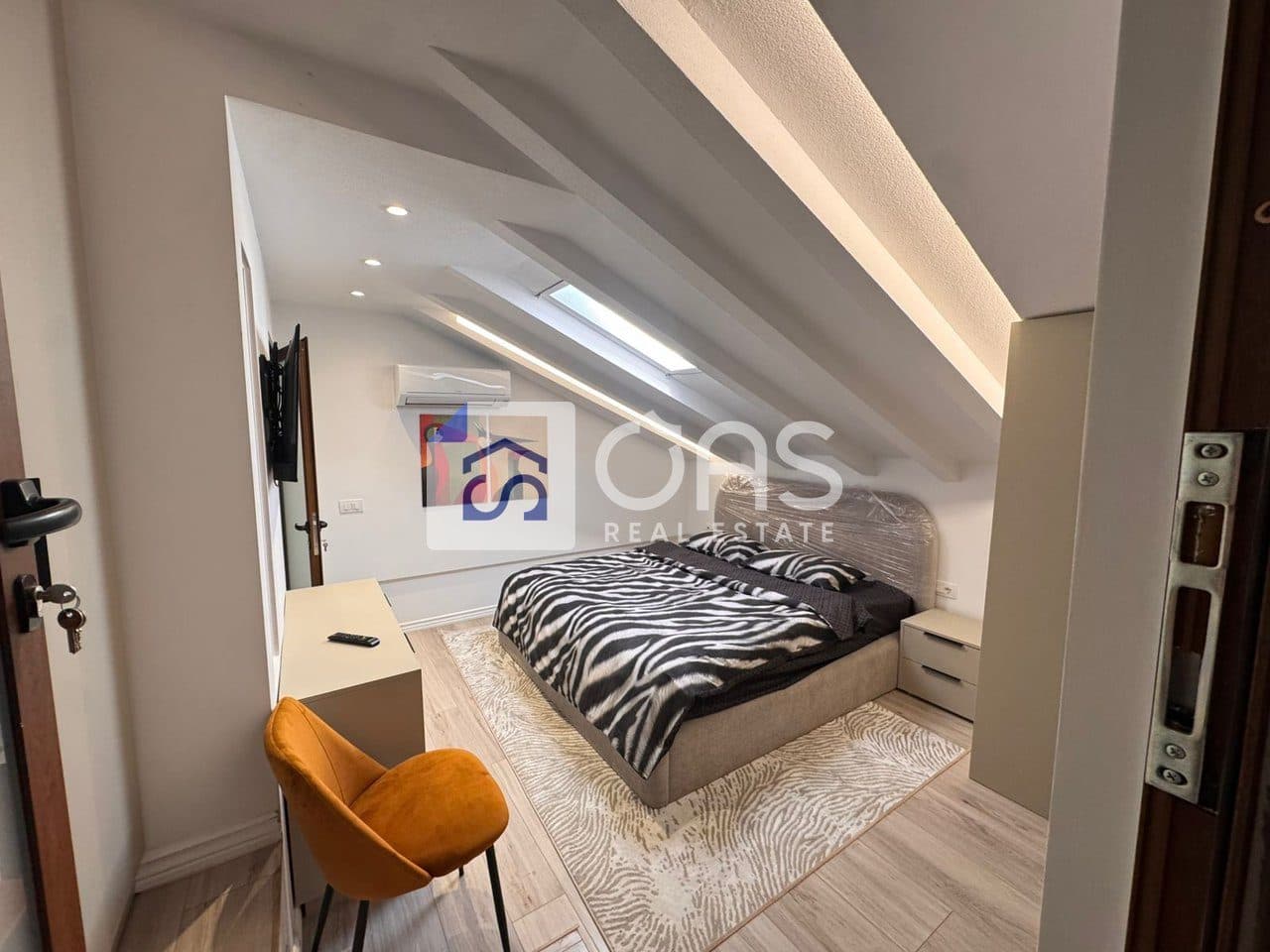 Jepet me qera apartament 1+1 Duplex tek Rruga E Dibres. 4