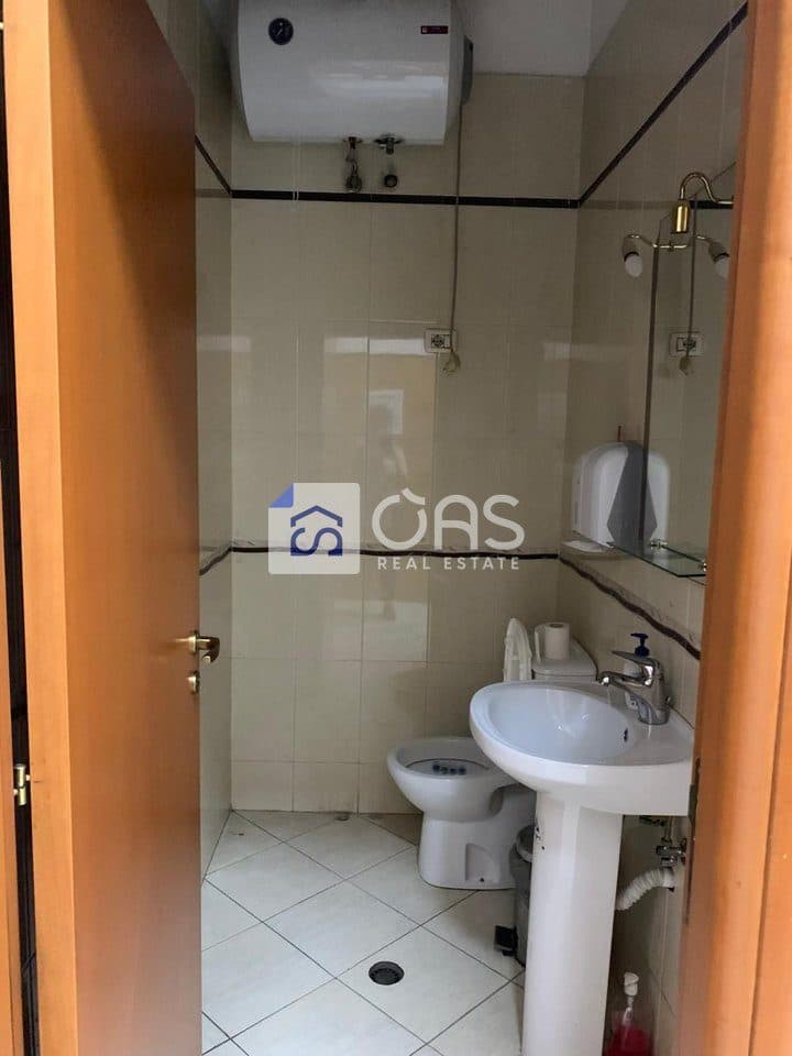 Zyrë 1+1 Me Qira në Rruga e Elbasanit, Tiranë - 500€ | 38.5 m² 3