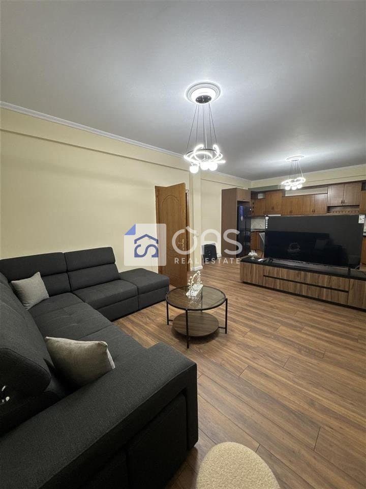 Jepet hyrje me qera shtepi private 2+1 te Kodra e Priftit