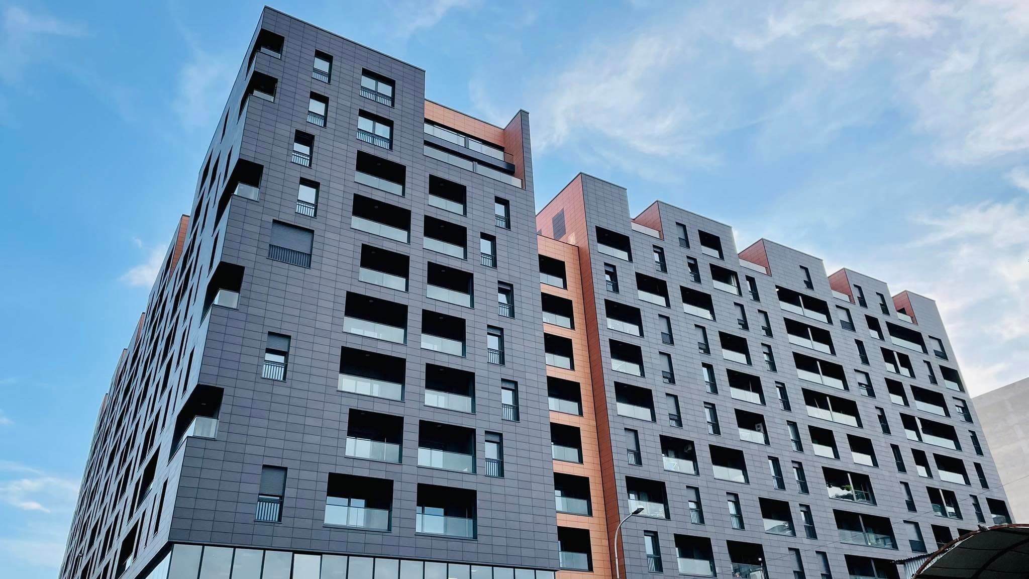 Jepet me qera apartament 1+1 tek Komuna Parisit (Kompleksi Olimpik)