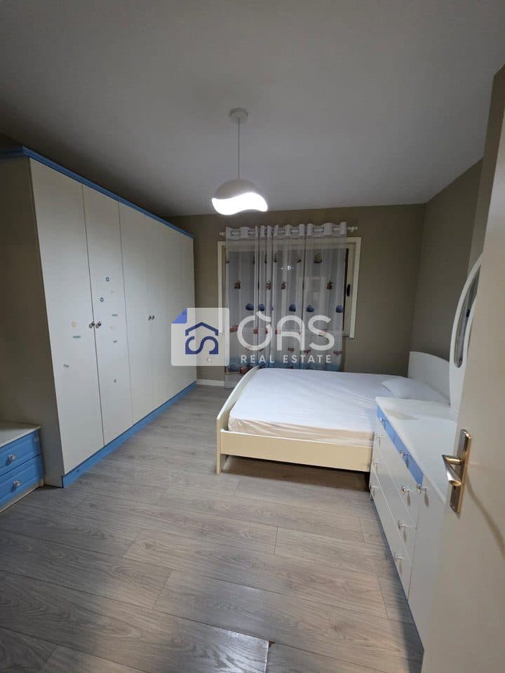 Jepet apartament 2+1 me qera ne Yzberisht 3