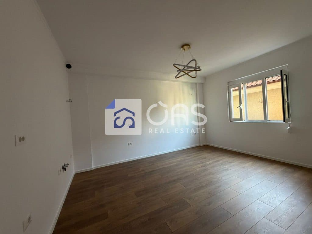 Shitet apartament 1+1 tel Rruga Dritan Hoxha. 3