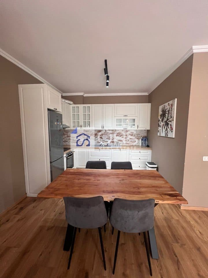 jepet me qera apartament 2+1+2 Kopshti Botanik 2