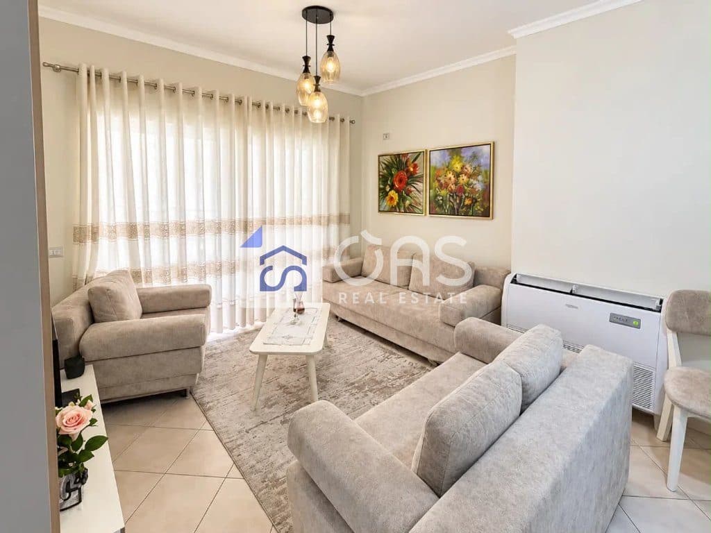 Jepet me qera Apartamenti 2+1+2 Kristal center