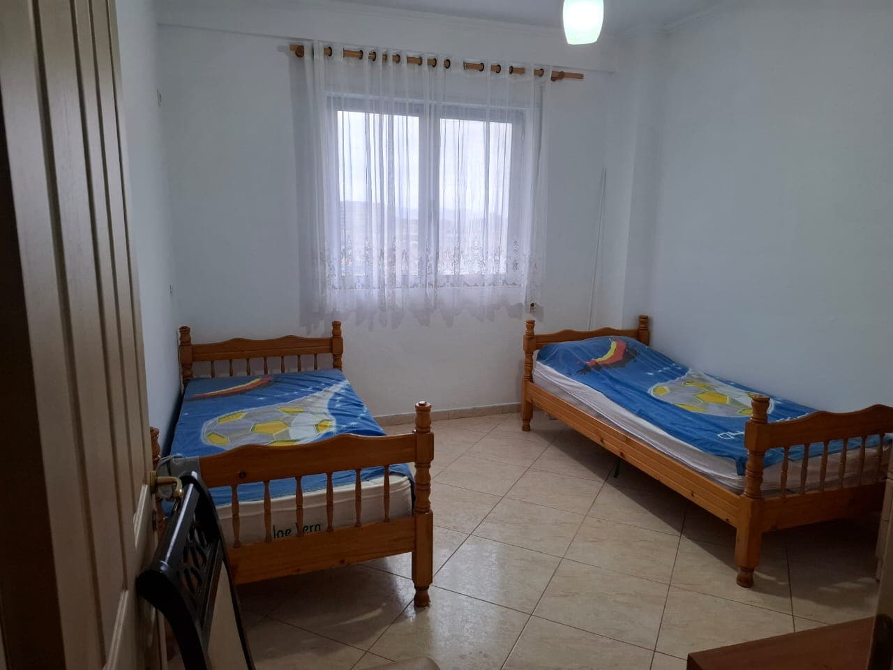 Jepet me qera apartament 2+1 ne Qender te Tiranes 4