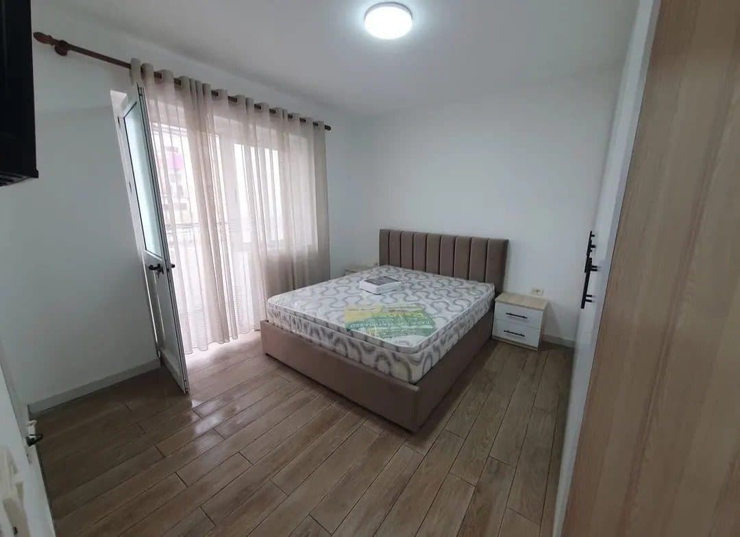 Jepet me qera Apartamenti 1+1 Zogu i zi 2