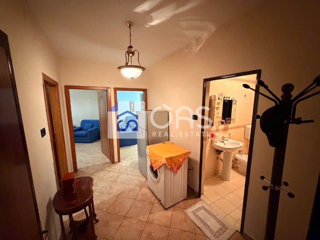 Jepet me qera apartament 2+1 Ne Porcelan 4