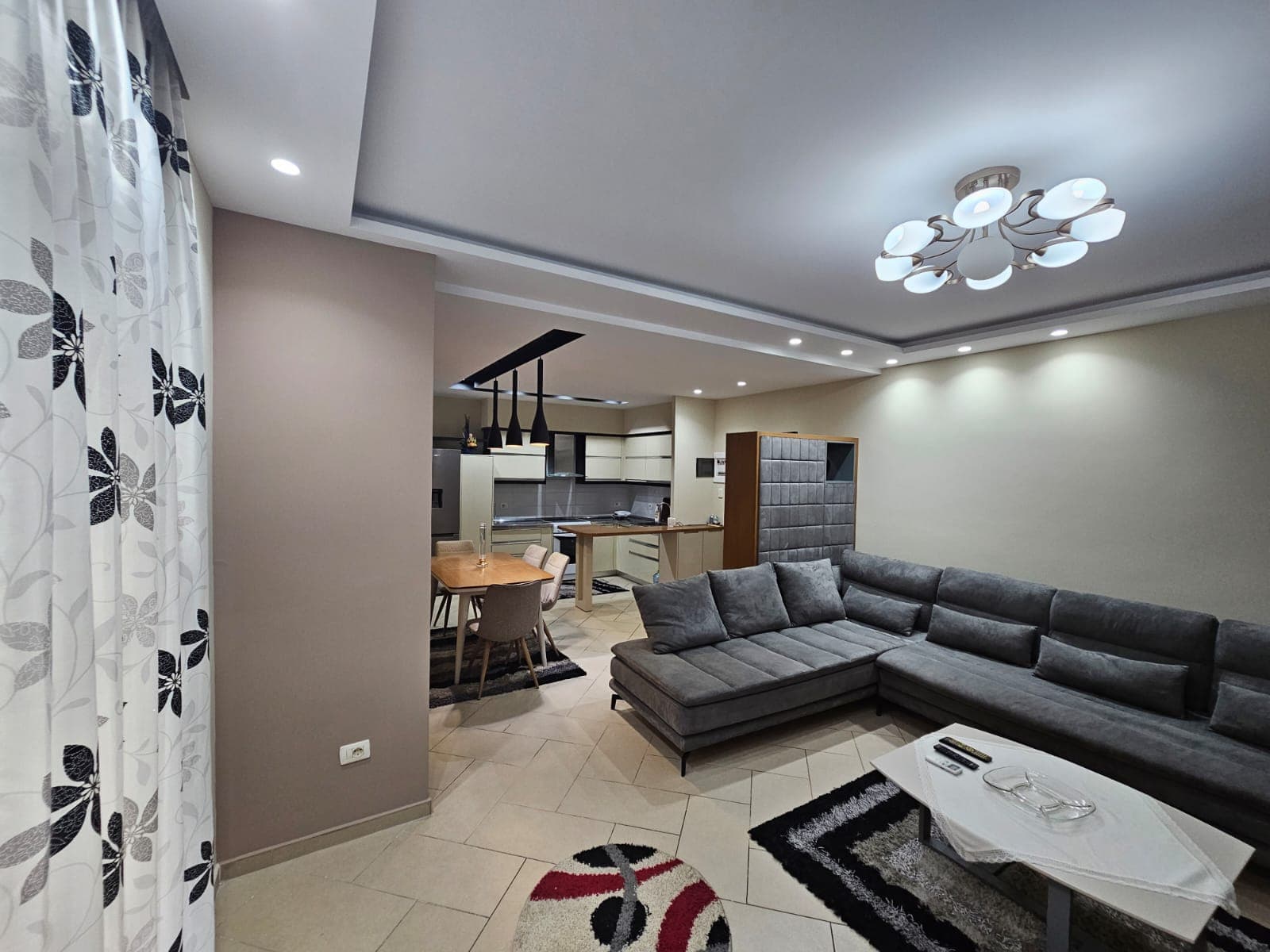 Apartament per qera te Liqeni i Thate 650 euro 2